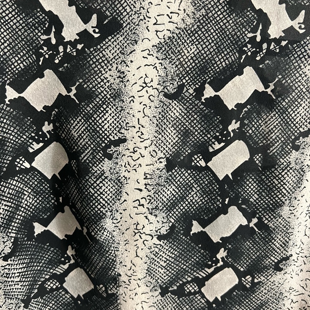 Vintage 100% silk western‎ snake print button up with ruffles - Picture 3 of 6